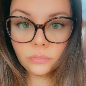 Meet your Posher, Cari-ann